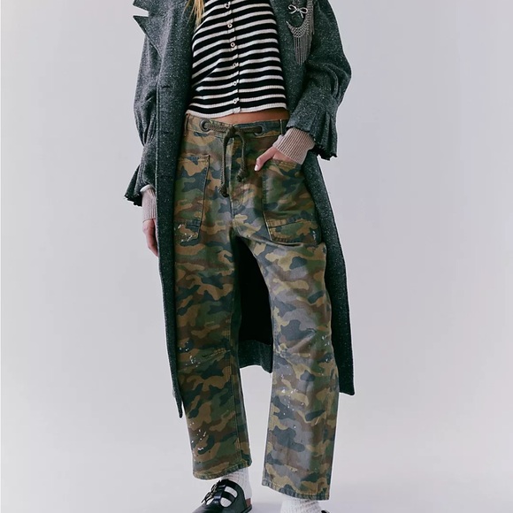 We The Free Moxie Printed Low - Slung Barrel Jeans - Picture 2 of 9